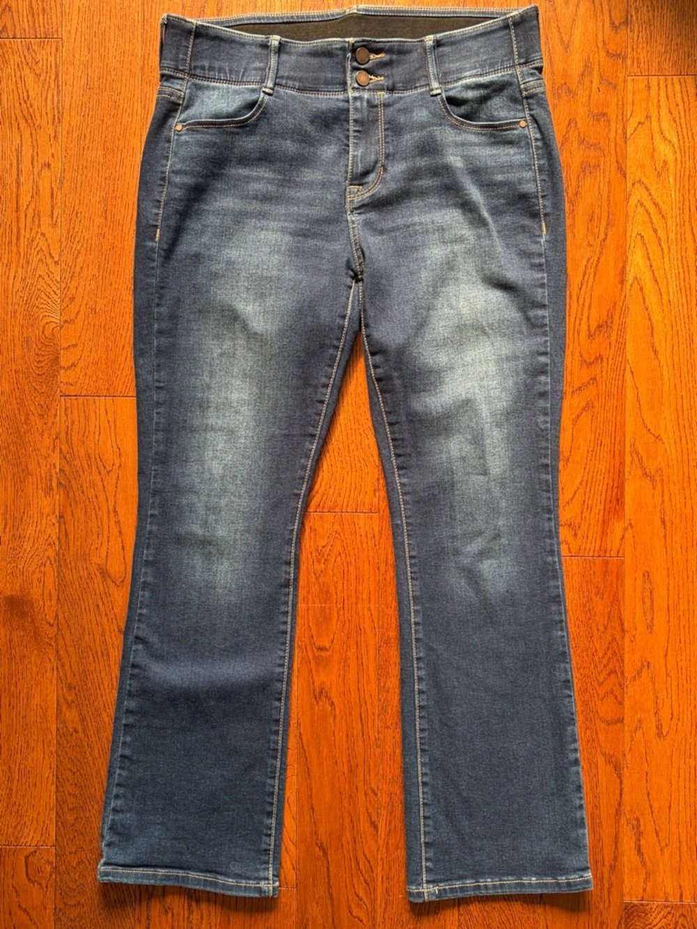 [Apt. 9] Women’s Size 12P Bootcut Mid Rise Tummy Control Jeans